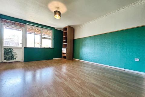 294 Milwards, Harlow, CM19 4SN