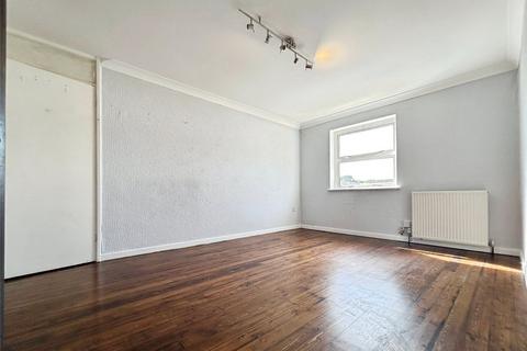 294 Milwards, Harlow, CM19 4SN