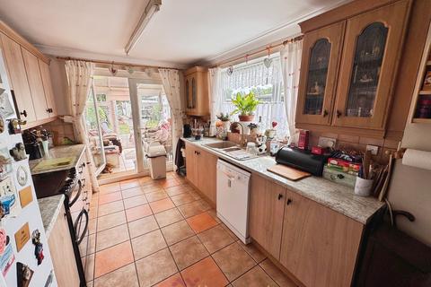 20 Oakmoor Road, Moorends, Doncaster, DN8 4ND