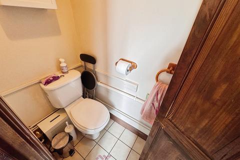 20 Oakmoor Road, Moorends, Doncaster, DN8 4ND