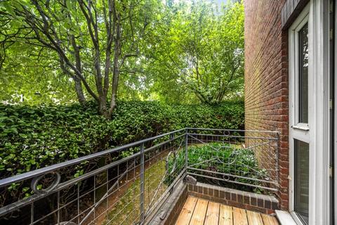 2 bedroom flat for sale, Nizells Avenue, Hove