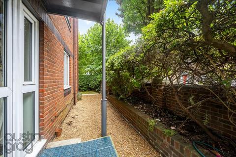 2 bedroom flat for sale, Nizells Avenue, Hove