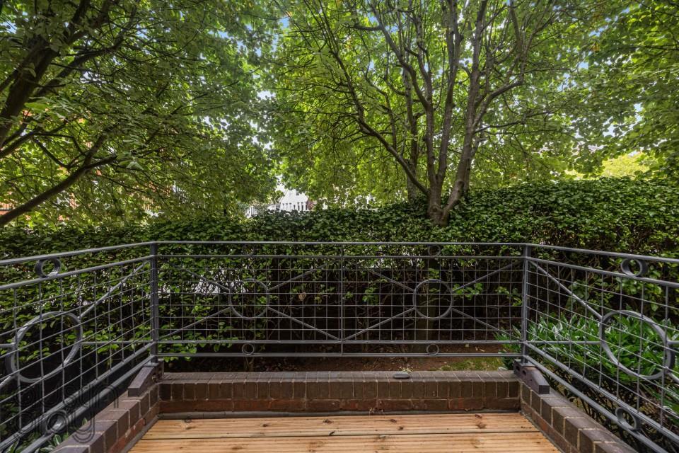Nizells Avenue, The Vineries Flat 5-023 (Custom).J