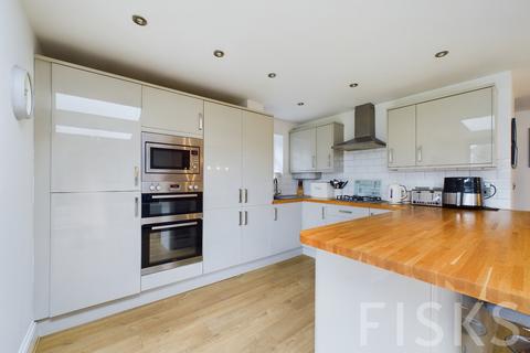 3 bedroom semi-detached house for sale, Eastern Avenue, Benfleet, SS7