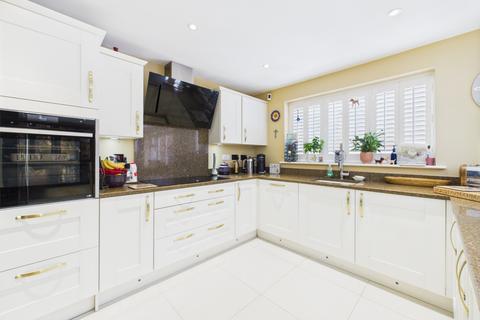 5 bedroom detached house for sale, Larbourne Park Road, Flore, NN7 4PT
