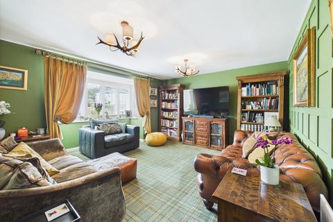 5 bedroom detached house for sale, Larbourne Park Road, Flore, NN7 4PT