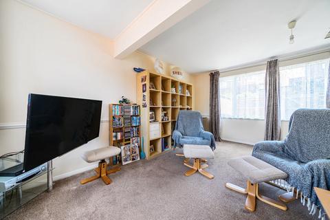 11 Cambrian Way, Basingstoke, RG22 5AH
