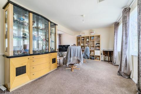 11 Cambrian Way, Basingstoke, RG22 5AH