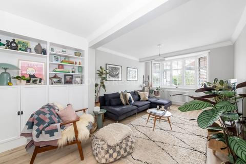 8 Ancaster Crescent, New Malden, KT3 6BE