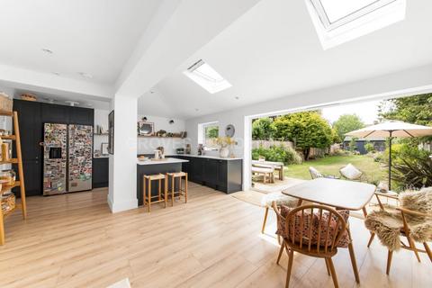 8 Ancaster Crescent, New Malden, KT3 6BE