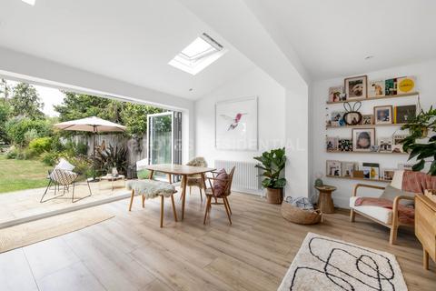8 Ancaster Crescent, New Malden, KT3 6BE