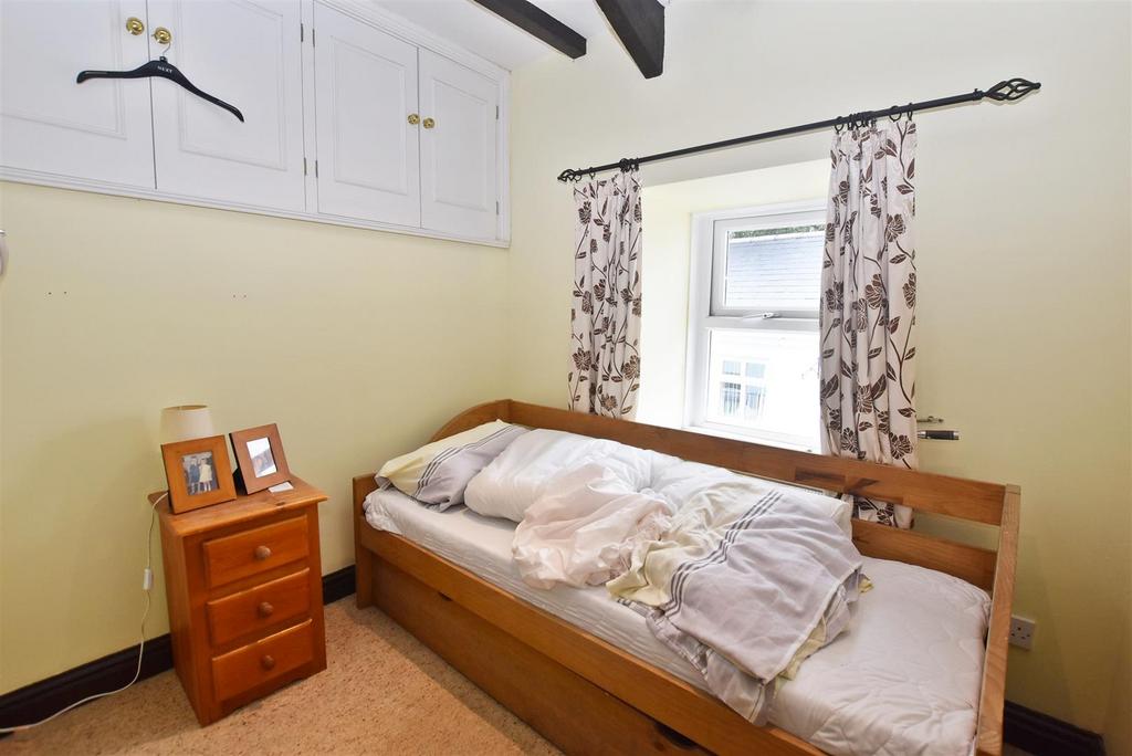 DDP04920 bed 4 small.JPG