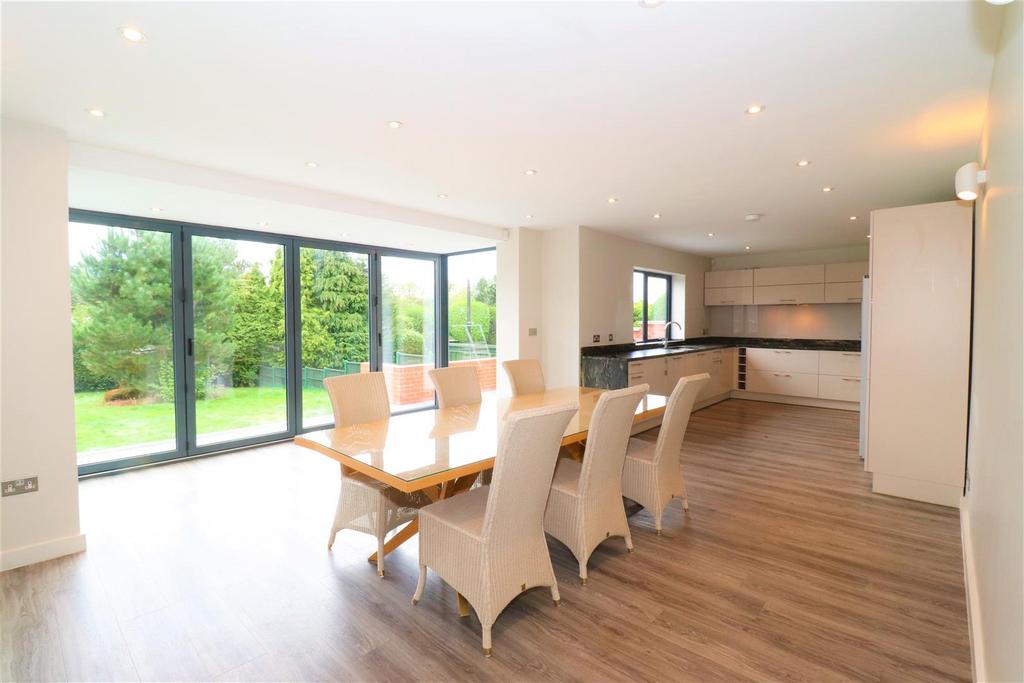 Dining kitchen