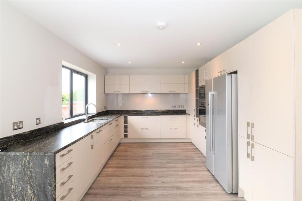 Dining kitchen