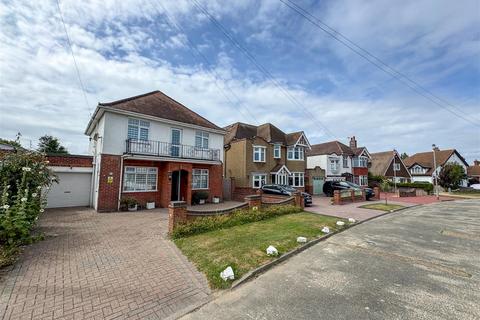 11 Boley Drive, Clacton-on-sea, CO15 6LA