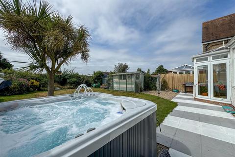 11 Boley Drive, Clacton-on-sea, CO15 6LA