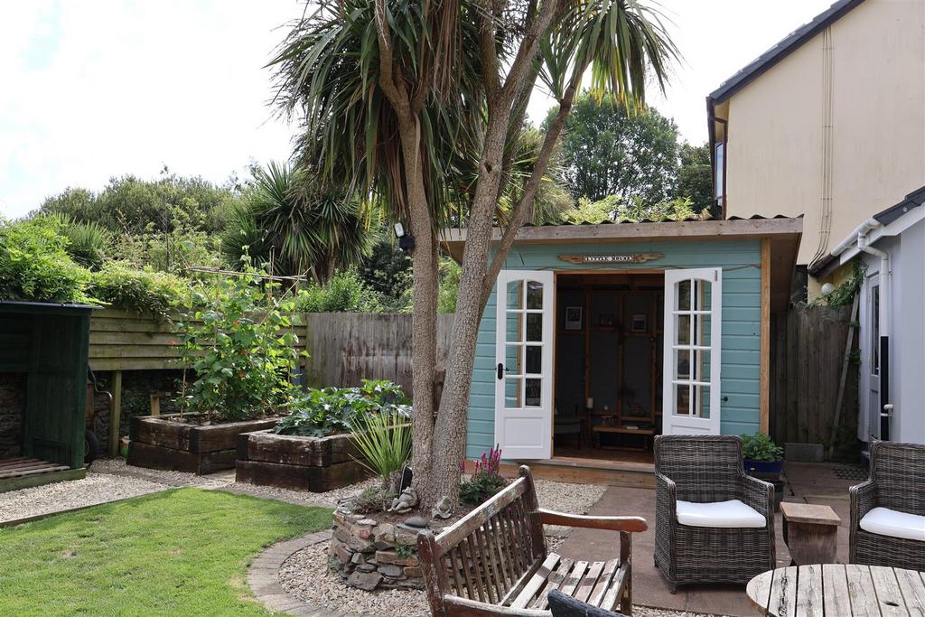 Summerhouse &amp; Garden
