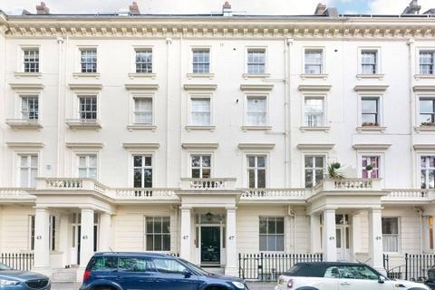 St. George's Square, London, SW1V