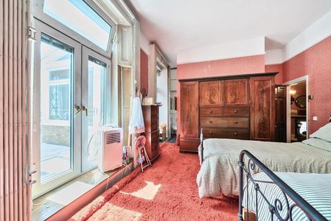 4 bedroom end of terrace house for sale, Vicarage Gardens,  London,  W8,  W8