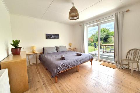 16 The Crescent, Porthleven, Helston, TR13 9LU