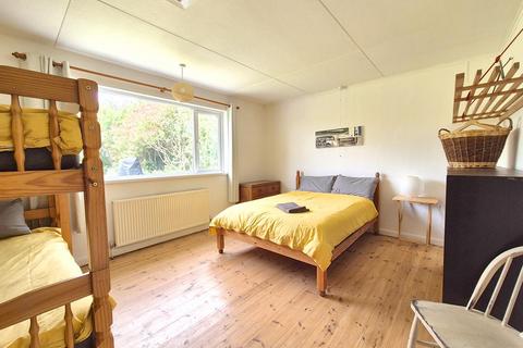 16 The Crescent, Porthleven, Helston, TR13 9LU