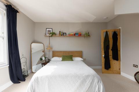 19 Sandbed Road, Bristol, BS2 9TY