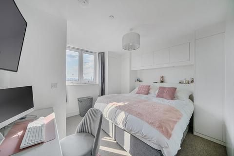 2 bedroom flat for sale, Burnt Oak Broadway, Edgware, HA8