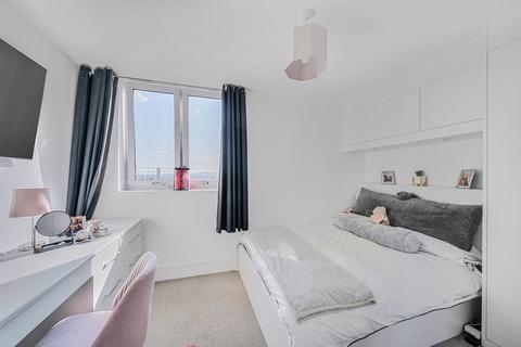 2 bedroom flat for sale, Burnt Oak Broadway, Edgware, HA8