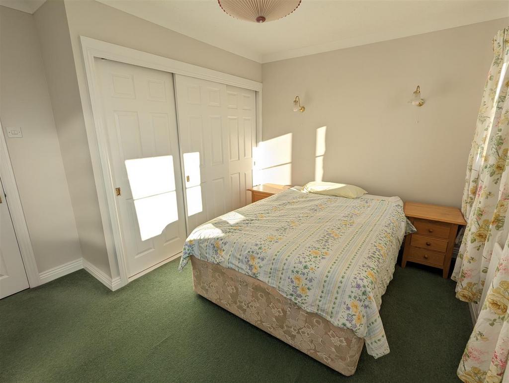Master Bedroom..jpg