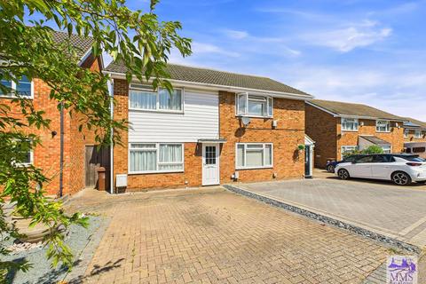 18 Cardens Road, Cliffe Woods, Rochester, ME3 8TU