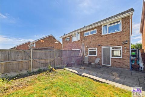 18 Cardens Road, Cliffe Woods, Rochester, ME3 8TU
