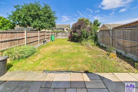 18 Cardens Road, Cliffe Woods, Rochester, ME3 8TU