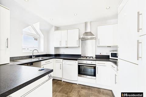 2 bedroom flat for sale, Studio Way, Borehamwood WD6