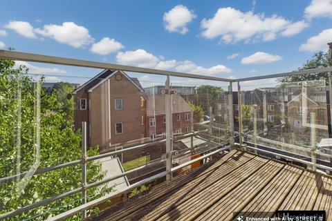 2 bedroom flat for sale, Studio Way, Borehamwood WD6