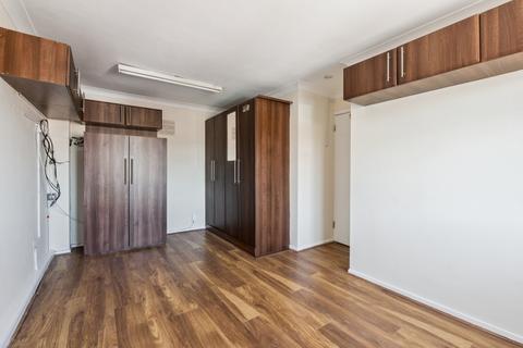 3 bedroom detached house for sale, Rochfords Gardens, Slough SL2