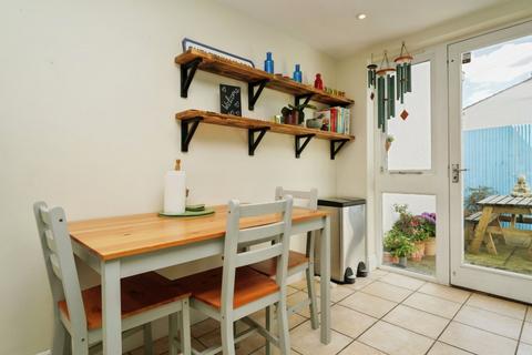 2 bedroom terraced house for sale, Great Norwood Street, Cheltenham, Gloucestershire, GL50