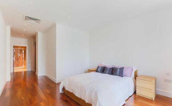 Apartment in London - View 5