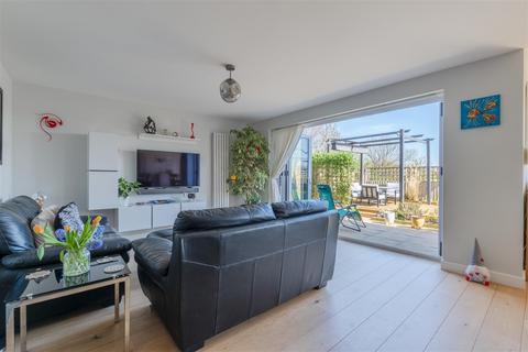 12 Arcadius Way, Keynsham, Bristol, BS31 2GE