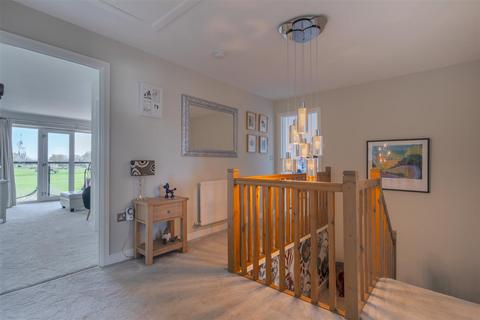 12 Arcadius Way, Keynsham, Bristol, BS31 2GE