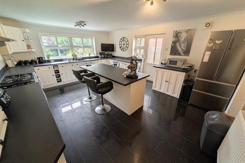 5 bedroom detached house for sale, Hollyfields, Winterley, Sandbach