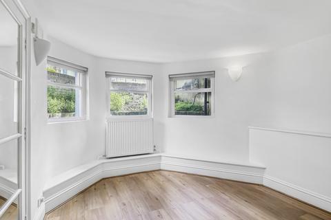 23a Aubert Road, London, N5 1TX