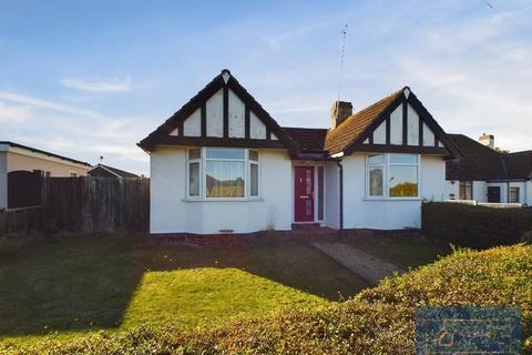 2 bedroom detached bungalow for sale, Centre Drive, Newmarket, Cambridgeshire, CB8 8AW