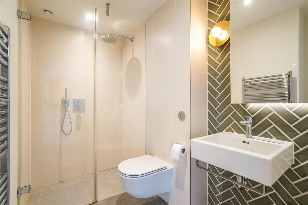 Flat 2508, 145 City Road London    (21).jpg