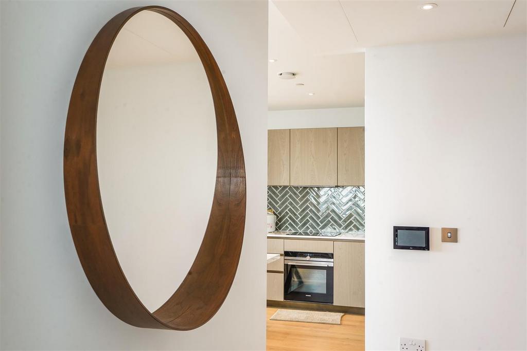 Flat 2508, 145 City Road London    (11).jpg