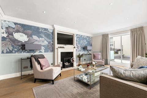 2 bedroom flat to rent, Queens Gate, South Kensington, London