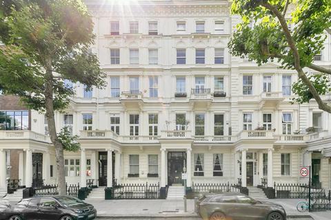 Queens Gate, South Kensington, London