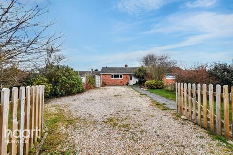 54 Springdale Crescent, Brundall, Norwich, NR13 5RA