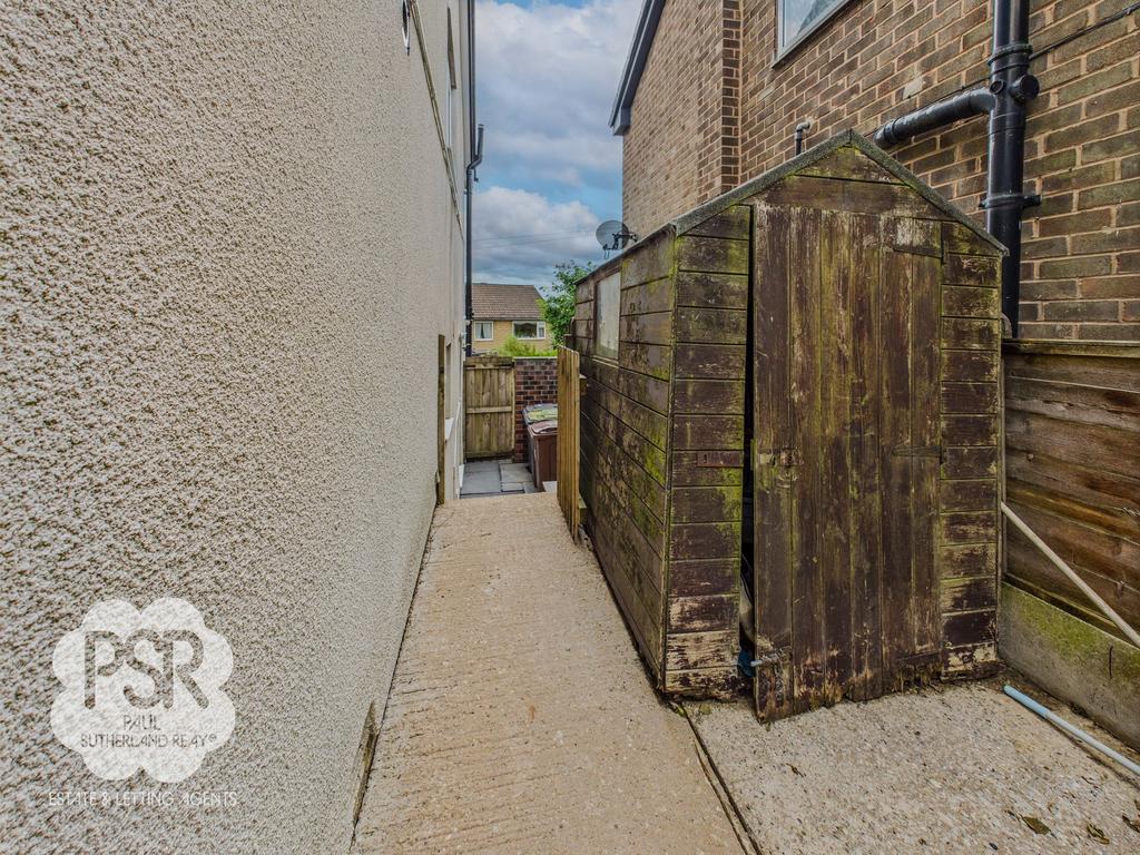 Side Alleyway