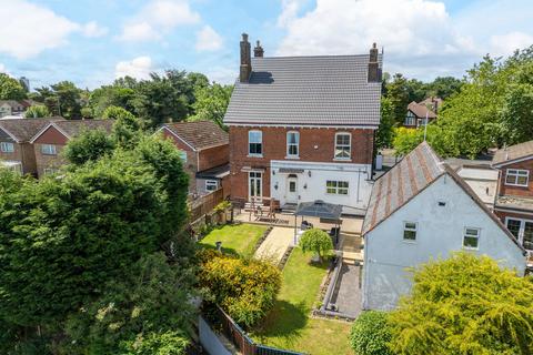 5 bedroom detached house for sale, Amos Lane Wolverhampton, West Midlands, WV11 1LE