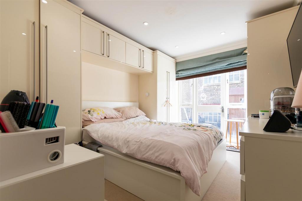 Master bedroom.jpg